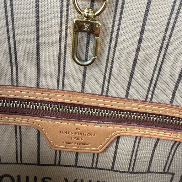Louis Vuitton Classic Neverfull MM - Picture 7 of 10